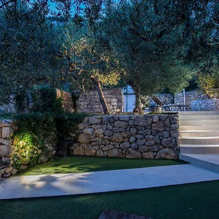 Holiday home Olive Tree