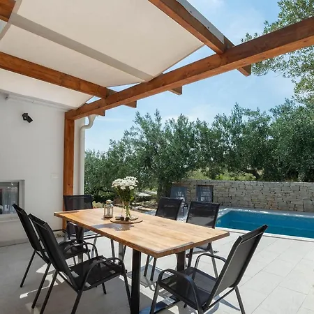 Holiday home Olive Tree